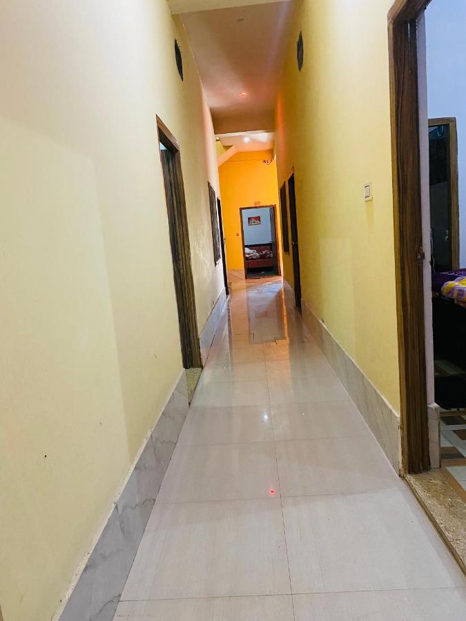 Balaji Homestay Mathura In Vrindavan エクステリア 写真