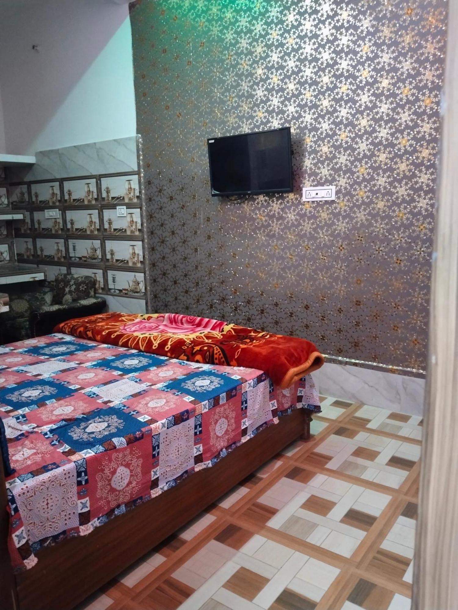 Balaji Homestay Mathura In Vrindavan エクステリア 写真