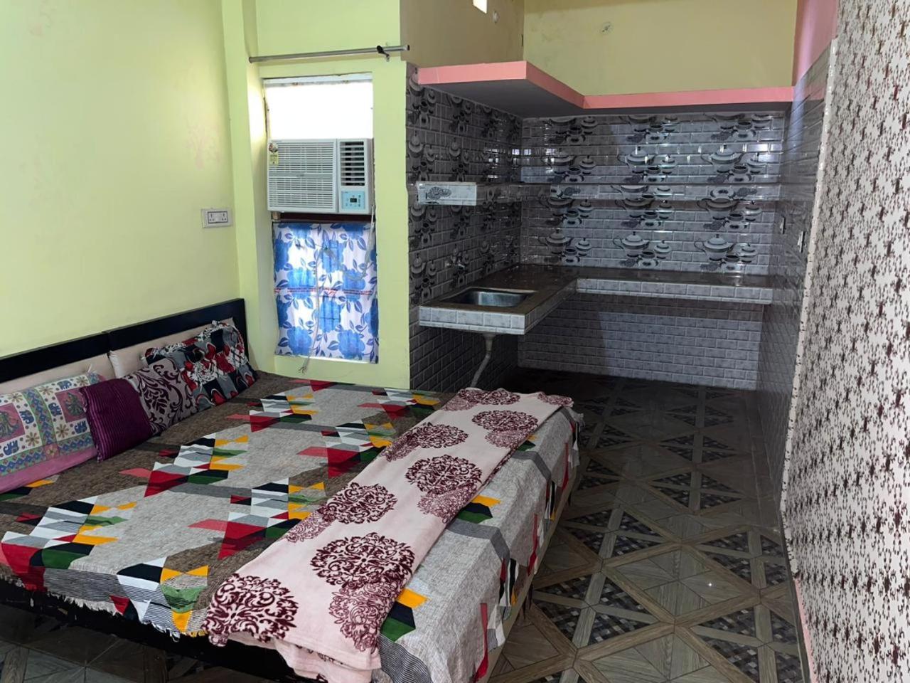 Balaji Homestay Mathura In Vrindavan エクステリア 写真