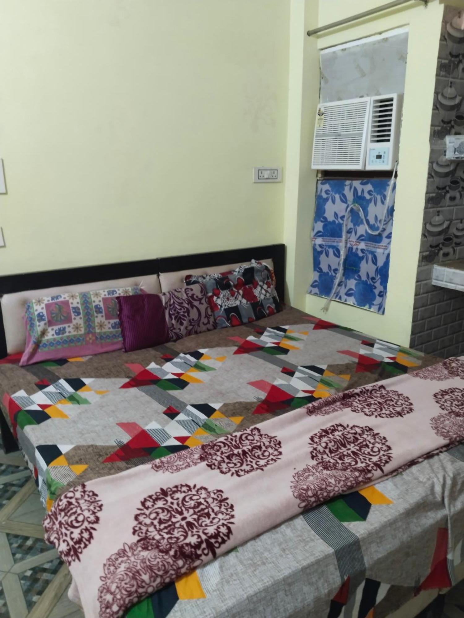 Balaji Homestay Mathura In Vrindavan エクステリア 写真