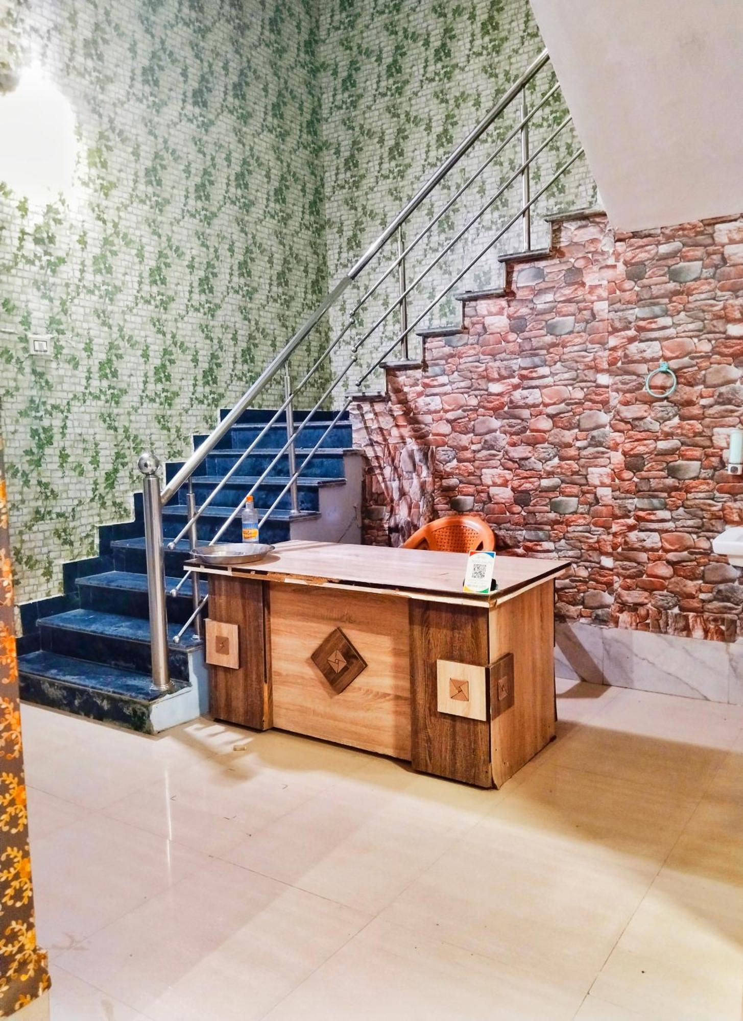 Balaji Homestay Mathura In Vrindavan エクステリア 写真