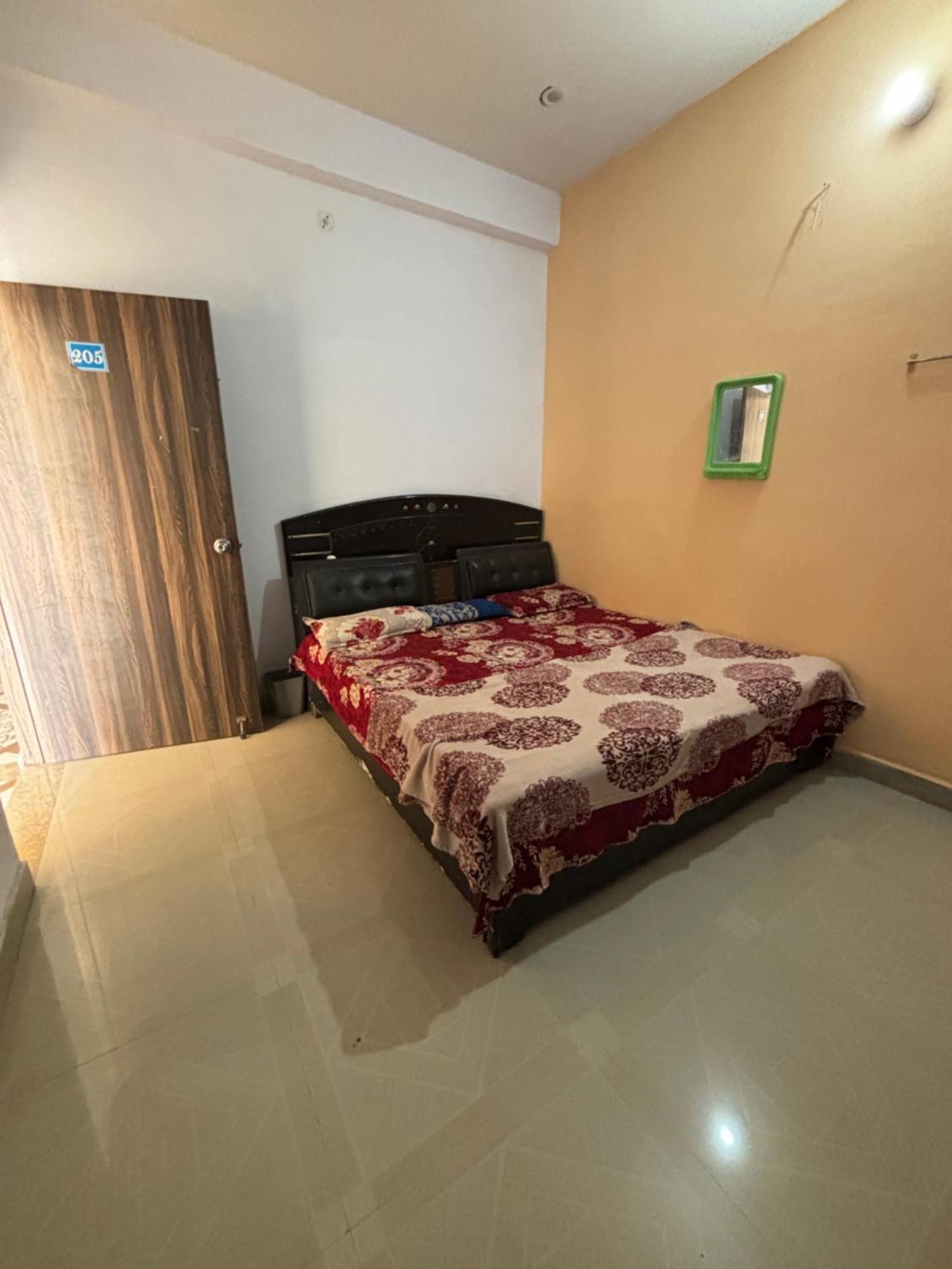 Balaji Homestay Mathura In Vrindavan エクステリア 写真