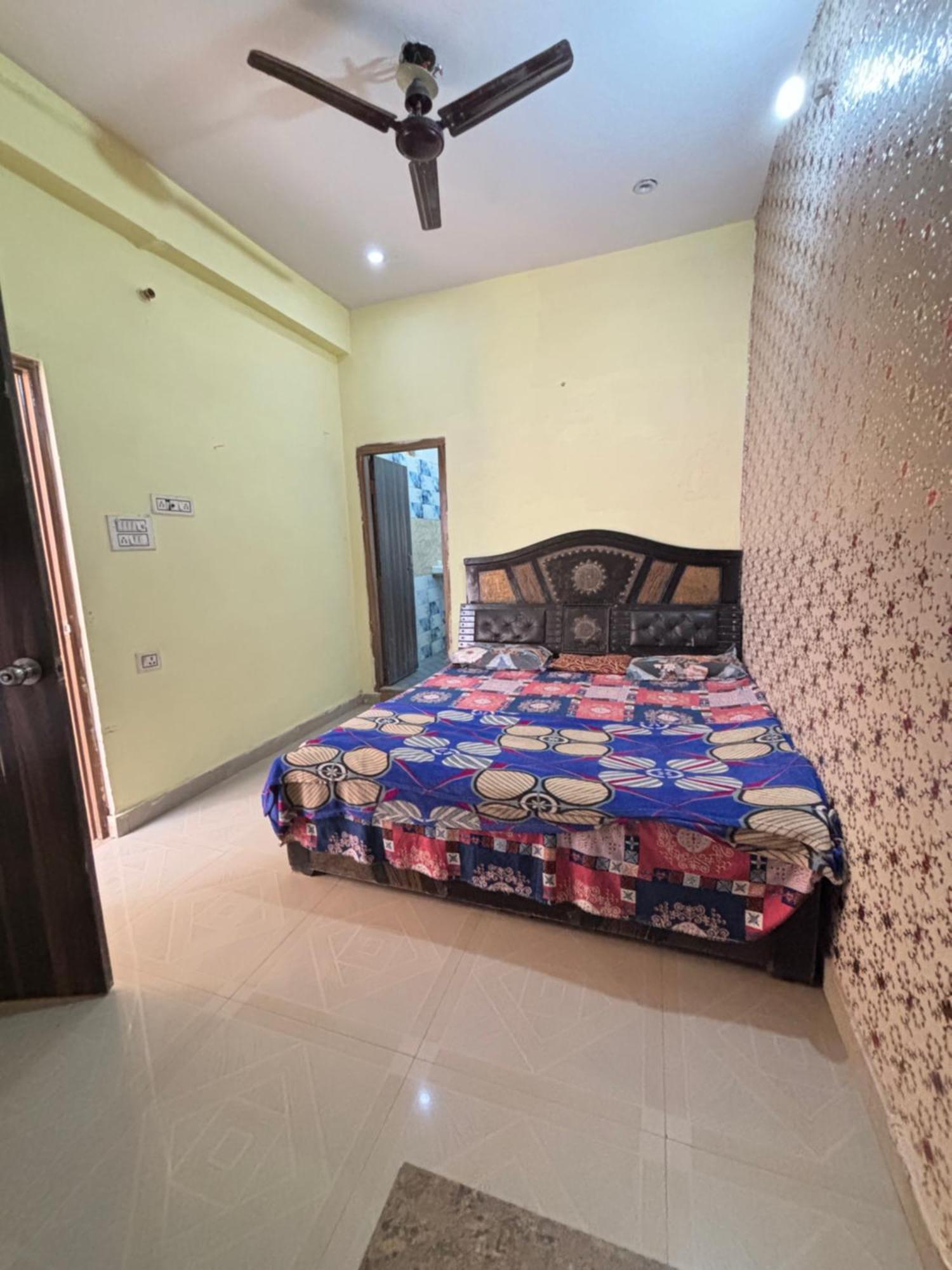 Balaji Homestay Mathura In Vrindavan エクステリア 写真
