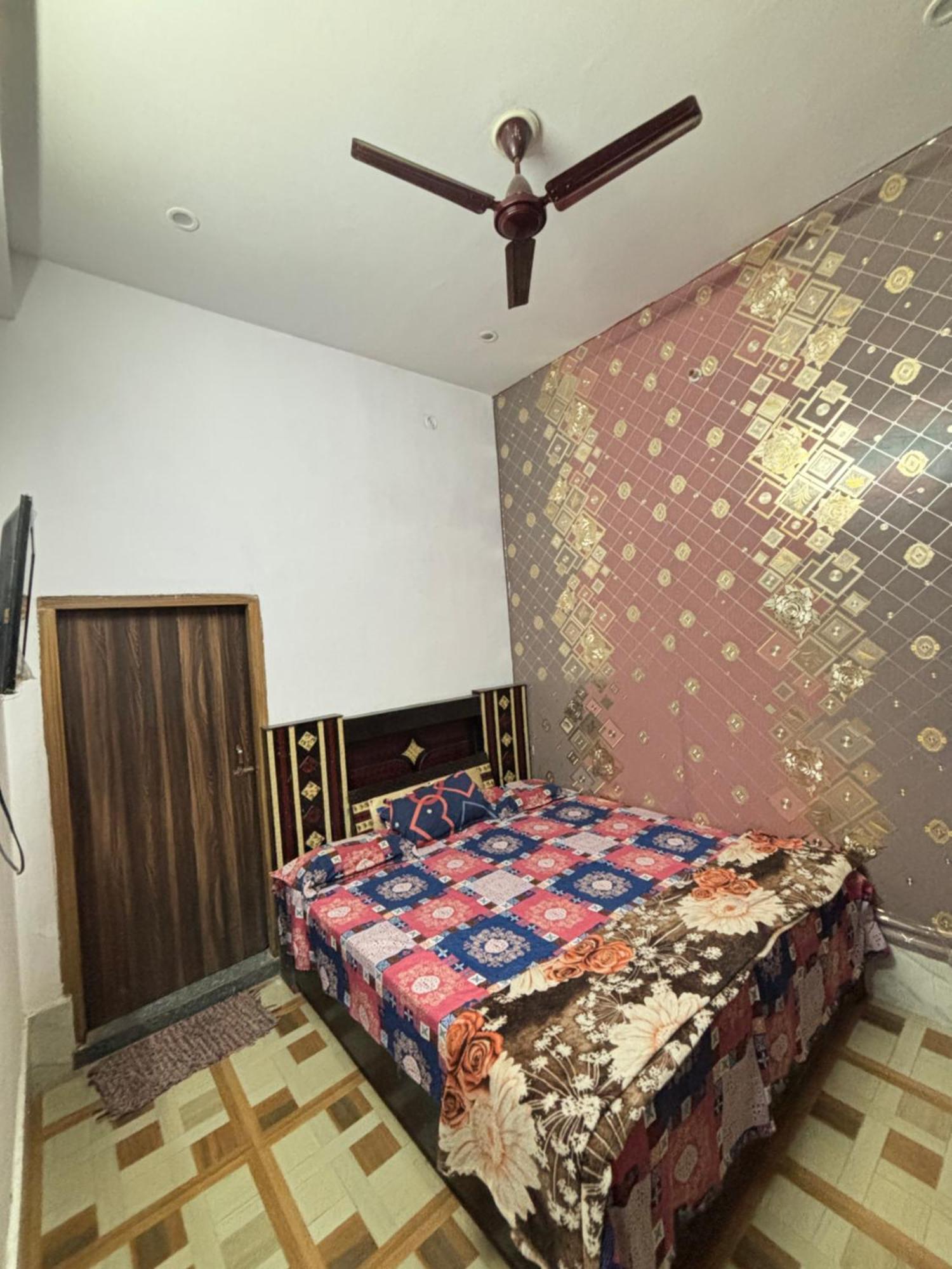 Balaji Homestay Mathura In Vrindavan エクステリア 写真